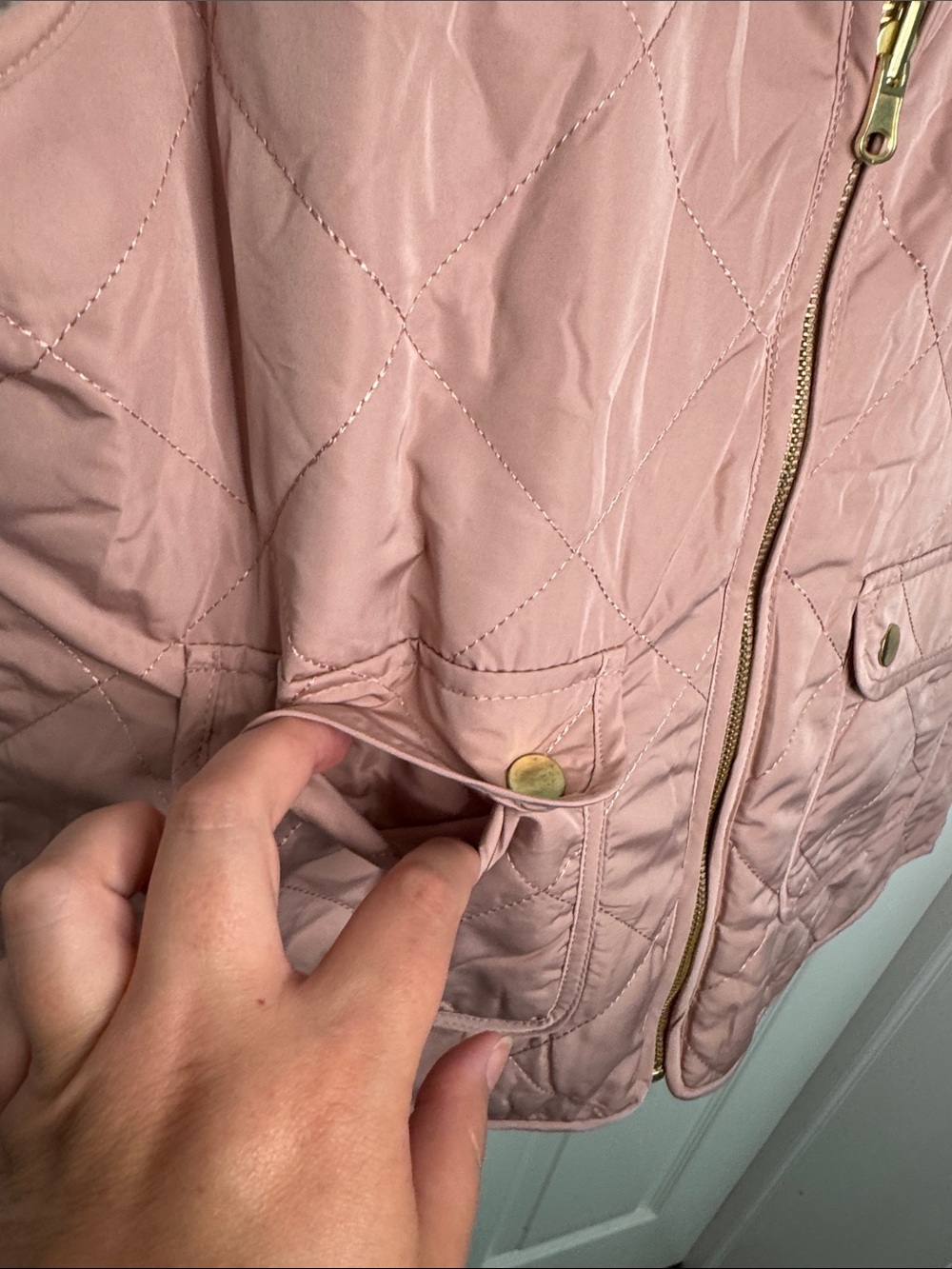 EUC Reversible Vest in Dusty Pink with Sherpa Lining - Picture 3 of 6
